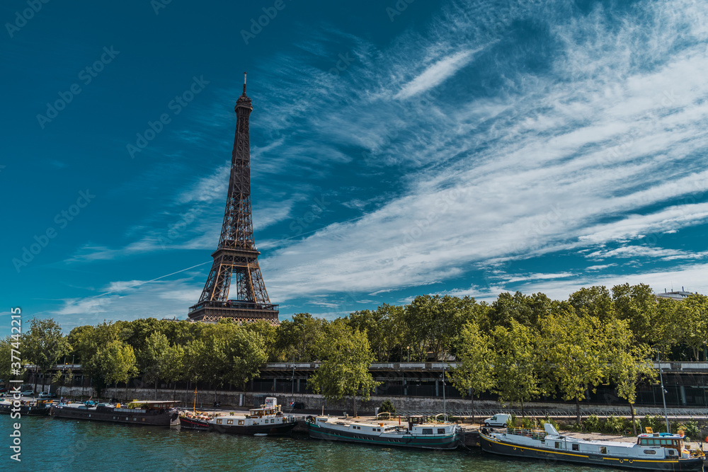 Fototapeta premium Paisaje en París