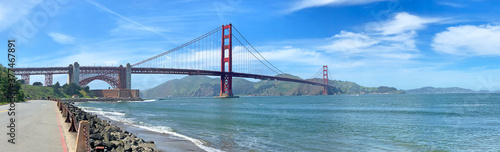 Golden gate bridge in San Francisco on a clear blue sky day © Ryan Tishken