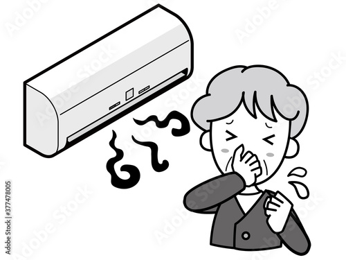 悪臭がするエアコンに困っているおばあさん