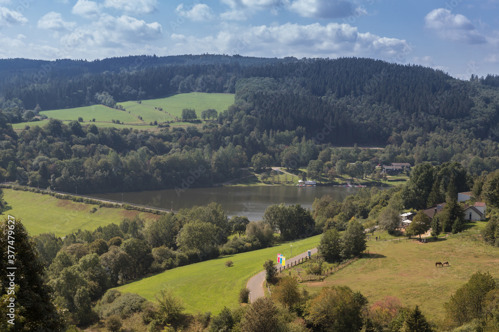 Blick auf den Kronenburger See in der Eifel. Blick auf den Kronenburger See in der Eifel.