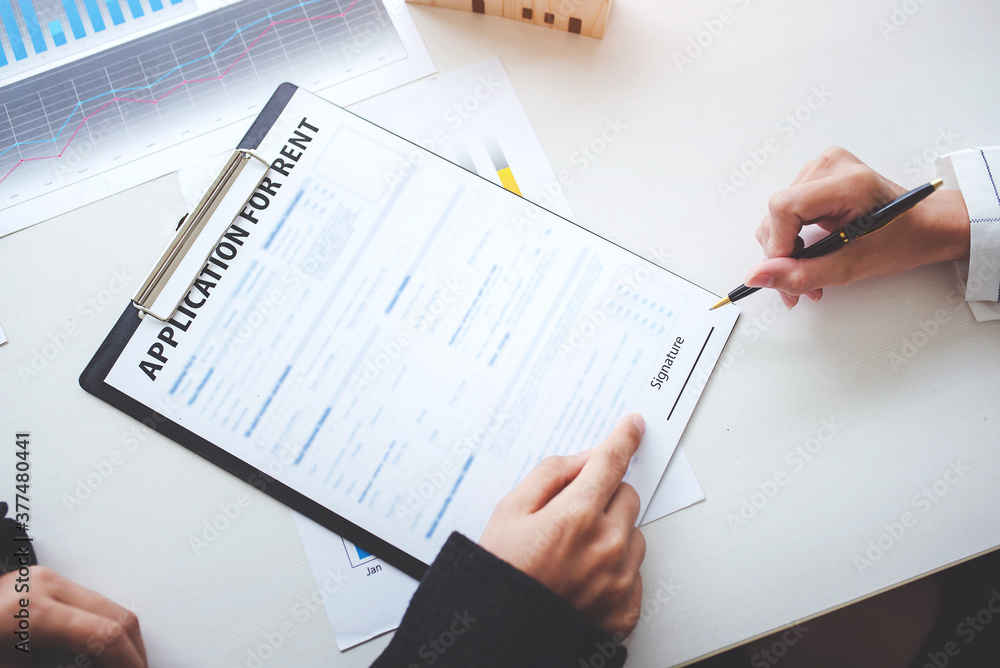 Sign contract to build a home business Sign contract to build a home business