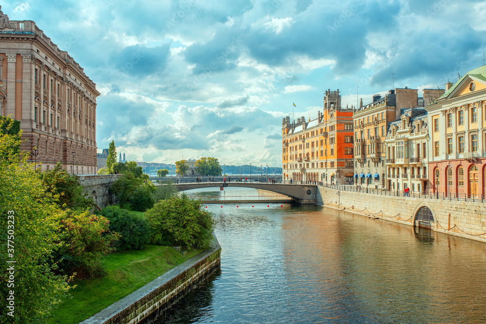 Obraz premium Stockholm, Sweden river cityscape. old city view