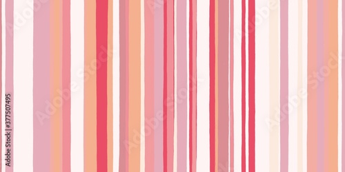 ランダムな幅の手書き風ストライプ模様