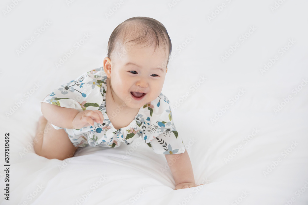 Baby Crawl ing on White Bed Baby Crawl ing on White Bed