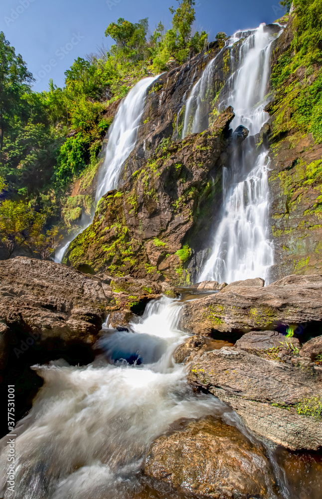 Obraz premium Klong Lan Waterfall in Kamphaeng Phet Province, Thailand