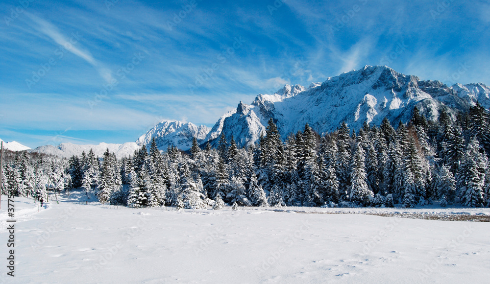 Winterliche Berglandschaft in Oberbayern