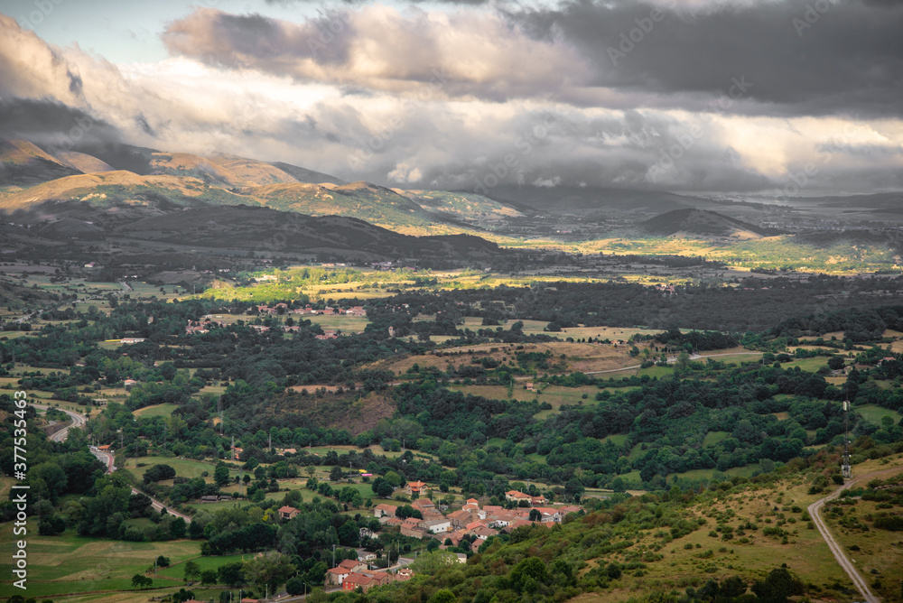 Valle en Cantabria norte de España 