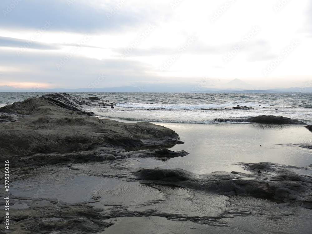 江の島の稚児ヶ淵からの眺め（富士山・相模湾・夕景）　View from Enoshima Chigogafuchi Abyss