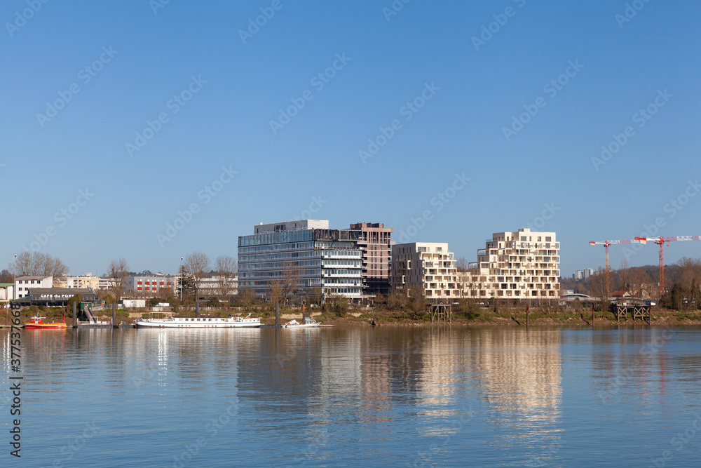 Fototapeta premium New developments on 44 Quai Deschamps, Bordeaux, France