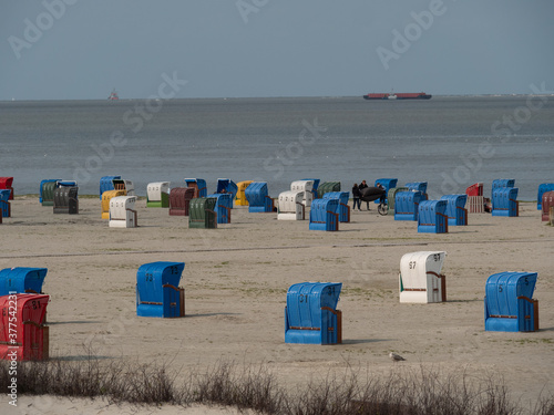 Strand und Hafen von Dornumersiel photo