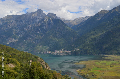 The beautiful landscape around the mountains of Lake Como in Lombardy in Northern Italy © ChrisOvergaard