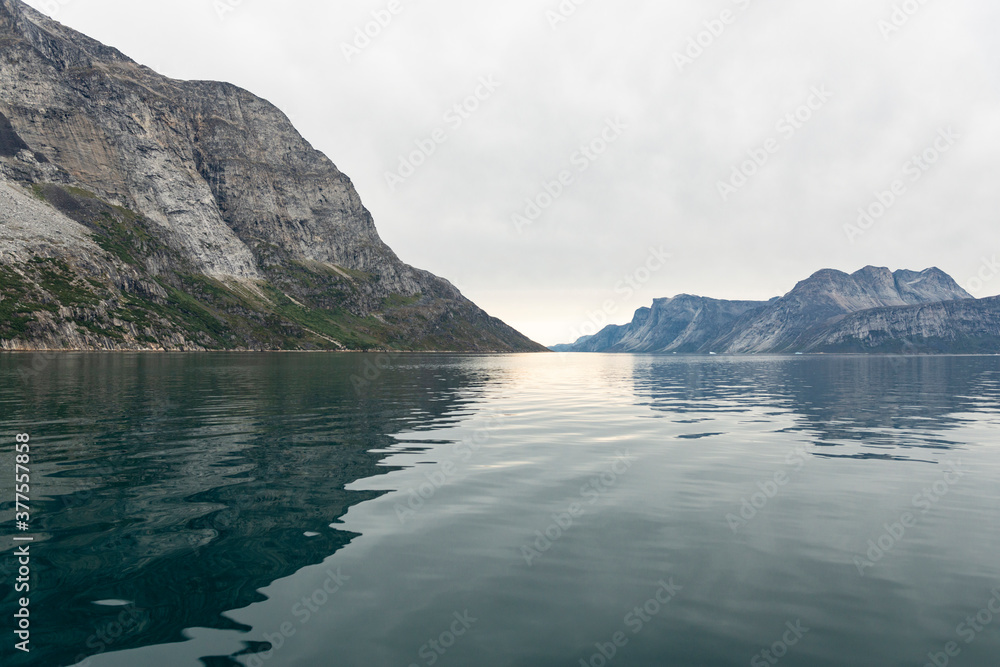 Unterwegs in den ruhigen Fjords von West-Grönland.