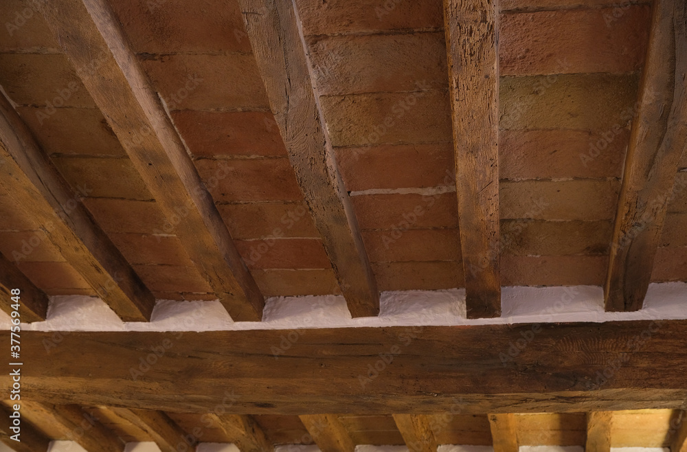 ceiling in exposed wooden beams and terracotta ceiling in exposed wooden beams and terracotta
