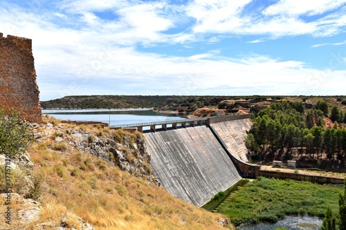 Wallpaper Mural Peñarroya dam next to the castle of the same name. Torontodigital.ca