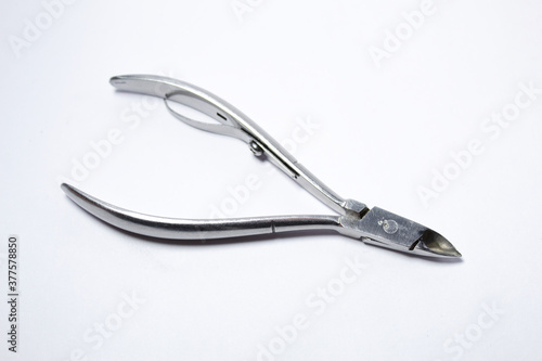 Nail pliers for use in beauty salons