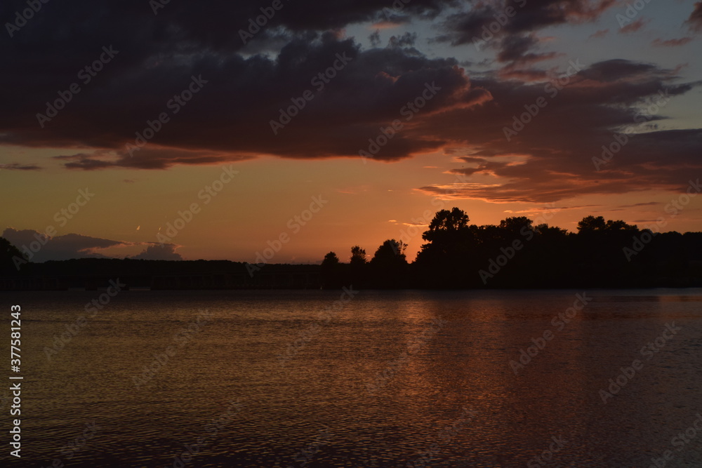 Fototapeta premium Sunset over lake