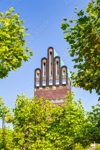 Hochzeitsturm auf der Mathildenhöhe ist das Wahrzeichen der Stadt Darmstadt in Hessen