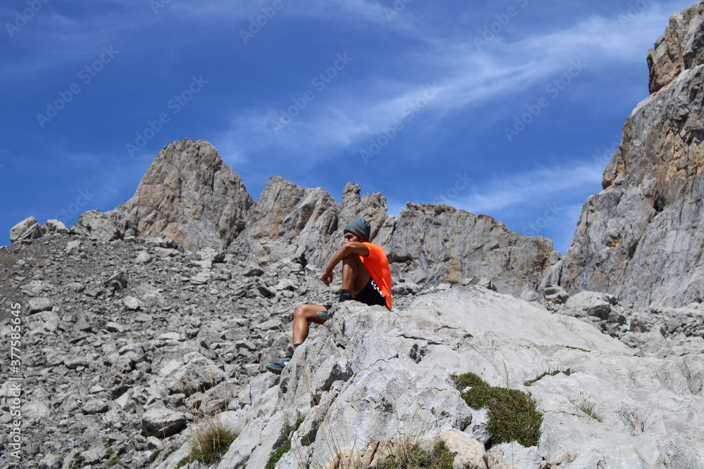 Obraz premium Athlete boy in the Picos de Europa