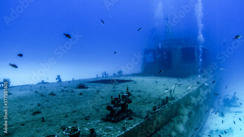 Scubadiving Shipwreck Diving © Blackbookphoto