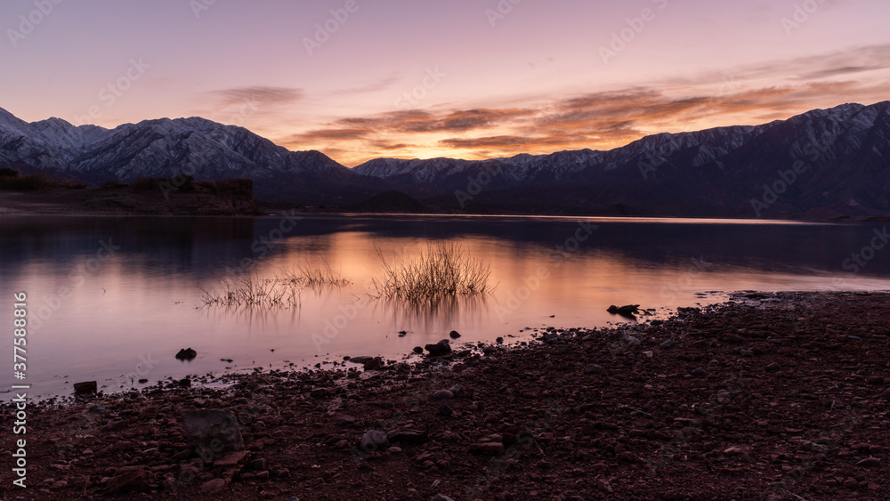 Fototapeta premium sunrise over lake