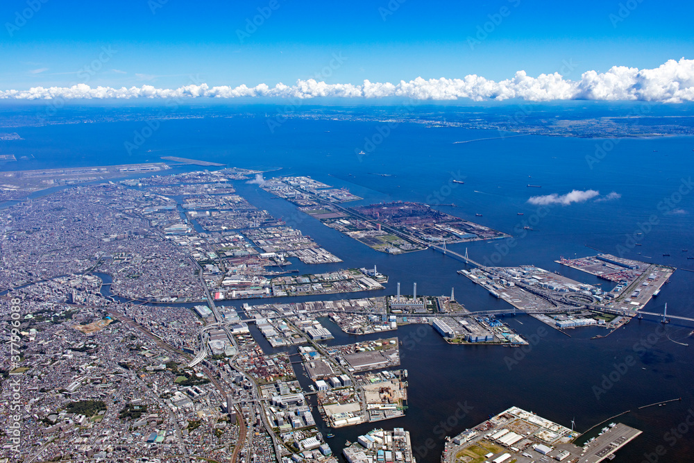 横浜上空より扇島工業地帯を望む・京浜運河全景
2020撮影・航空写真