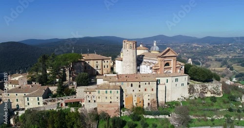 Vista aerea del borgo di Amelia, Umbria, Italia. photo