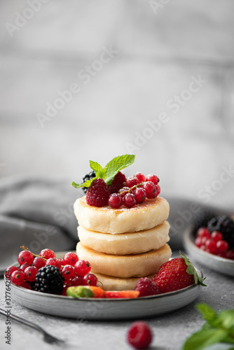 cottage cheese pancakes with fresh berries and mint