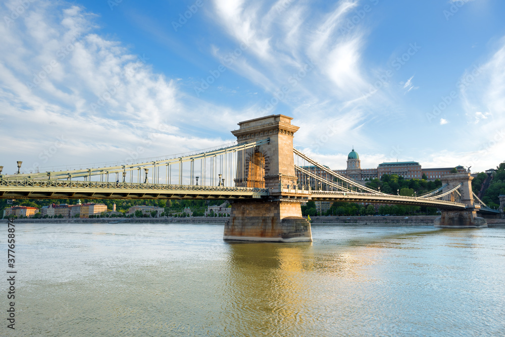 Fototapeta premium Chain bridge in Budapest