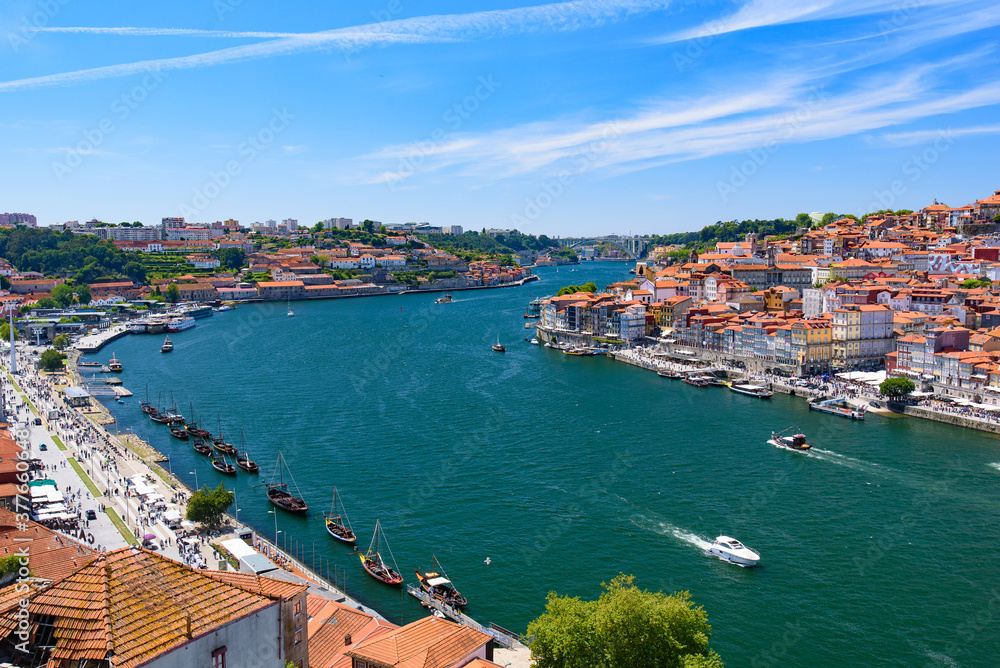 River Douro and its riverbanks in Porto, Portugal