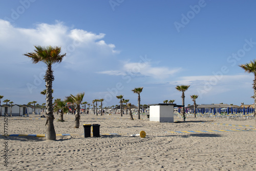 Fototapeta Naklejka Na Ścianę i Meble -  Spiaggia in una giornata di lockdown