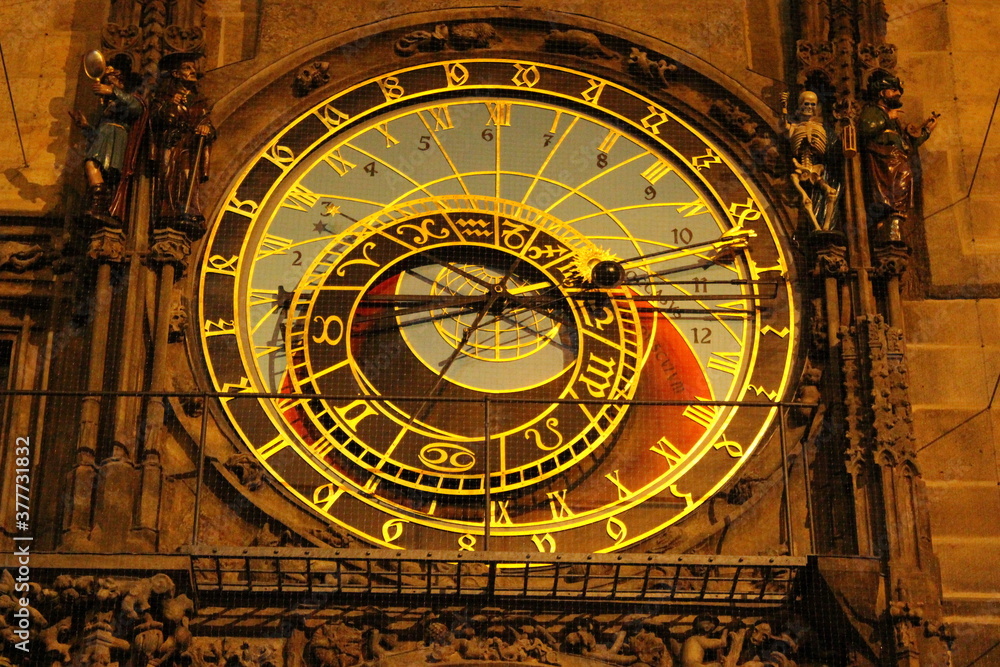 Fototapeta premium astronomical clock city
