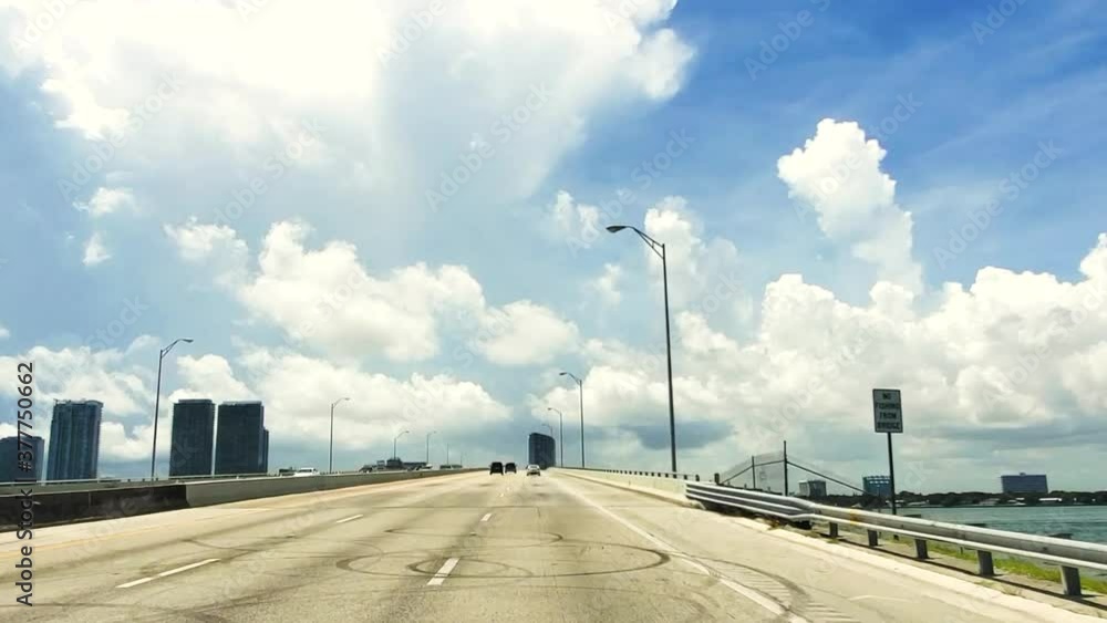 INCREDIBLE SCENERY DRIVING THROUGH MIAMI BEACH INCREDIBLE SCENERY DRIVING THROUGH MIAMI BEACH