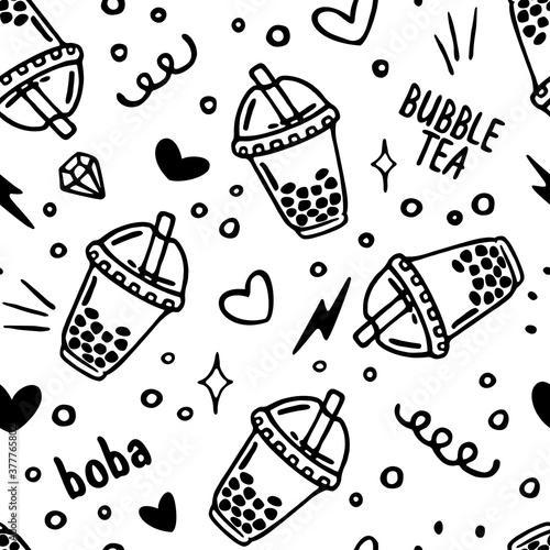 Vector seamless pattern with bubble tea in plastic cups and doodles. Popular drink with tapioca pearls.