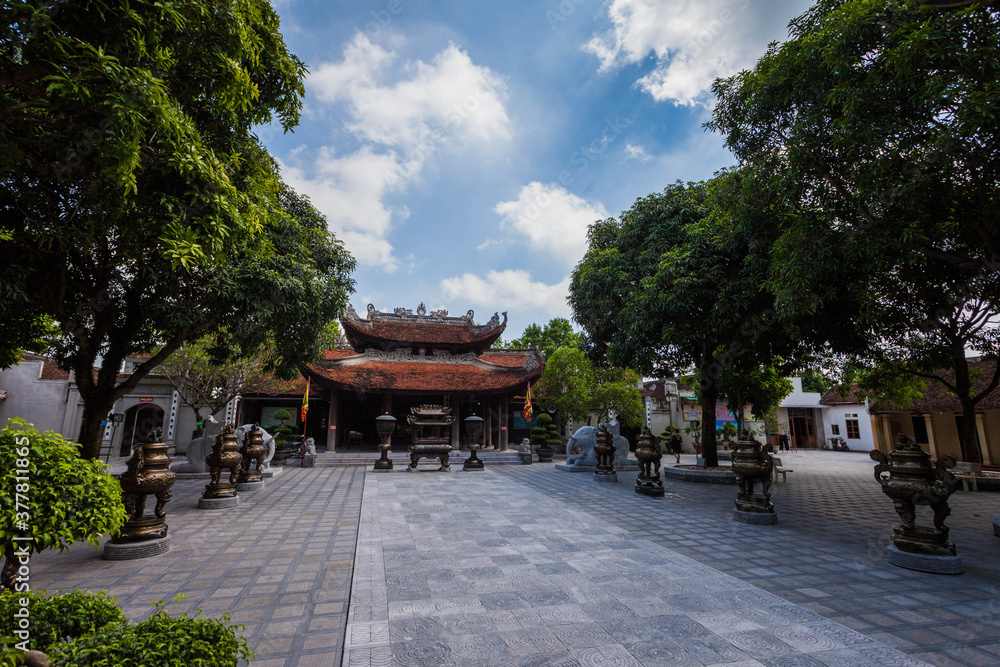 BacNinh, VietNam , The main hall The Ly Bat De Temple or Do Temple , is a temple near Hanoi of which the central section was built in 1028 BacNinh, VietNam , The main hall The Ly Bat De Temple or Do Temple , is a temple near Hanoi of which the central section was built in 1028