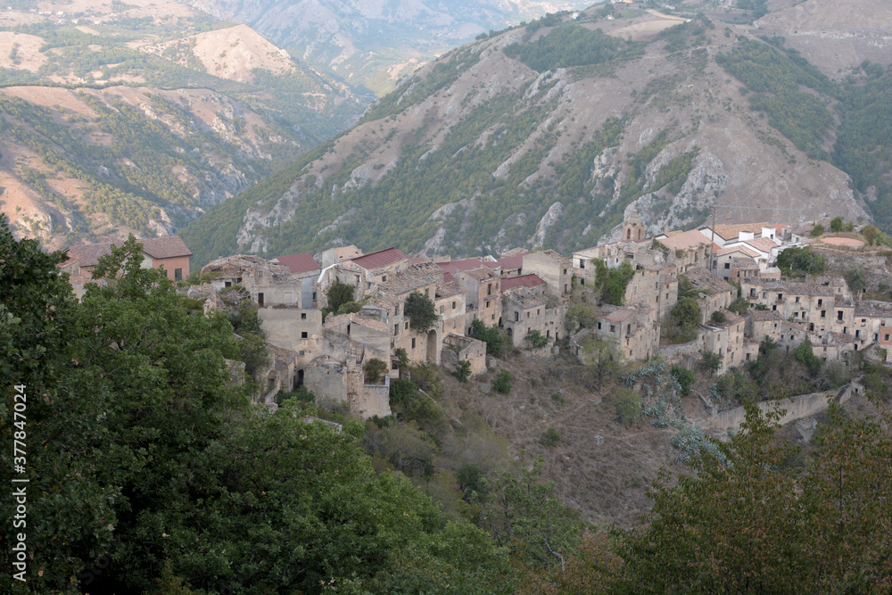 Obraz premium ROMAGNANO AL MONTE,SUD ITALIA,SETTEMBRE 2020.
