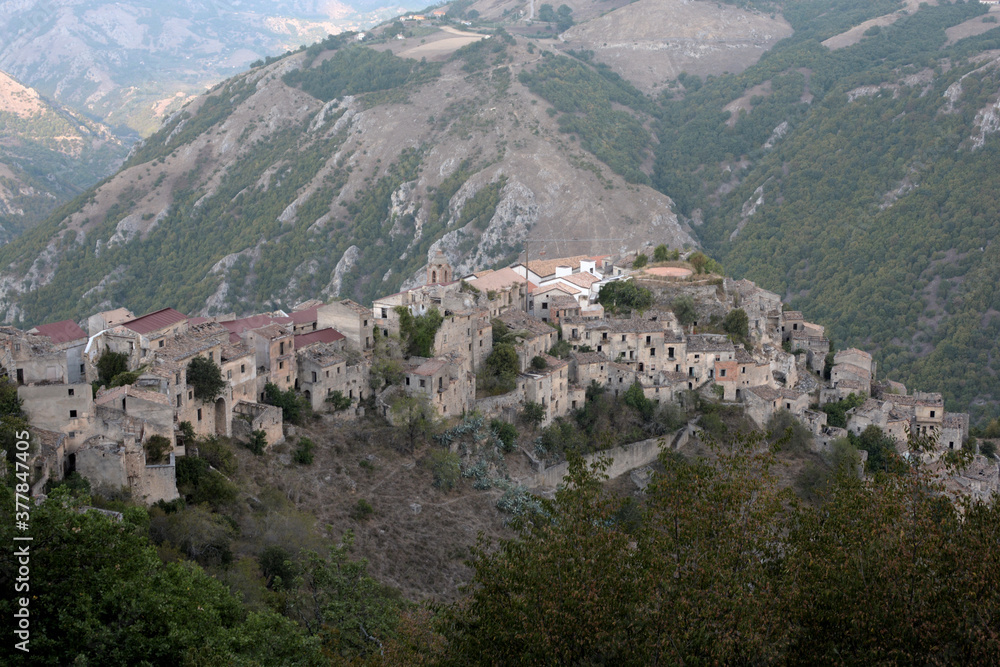 Obraz premium ROMAGNANO AL MONTE,SUD ITALIA,SETTEMBRE 2020.