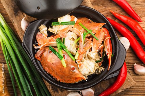 A plate of fresh Redspot swimming crab
