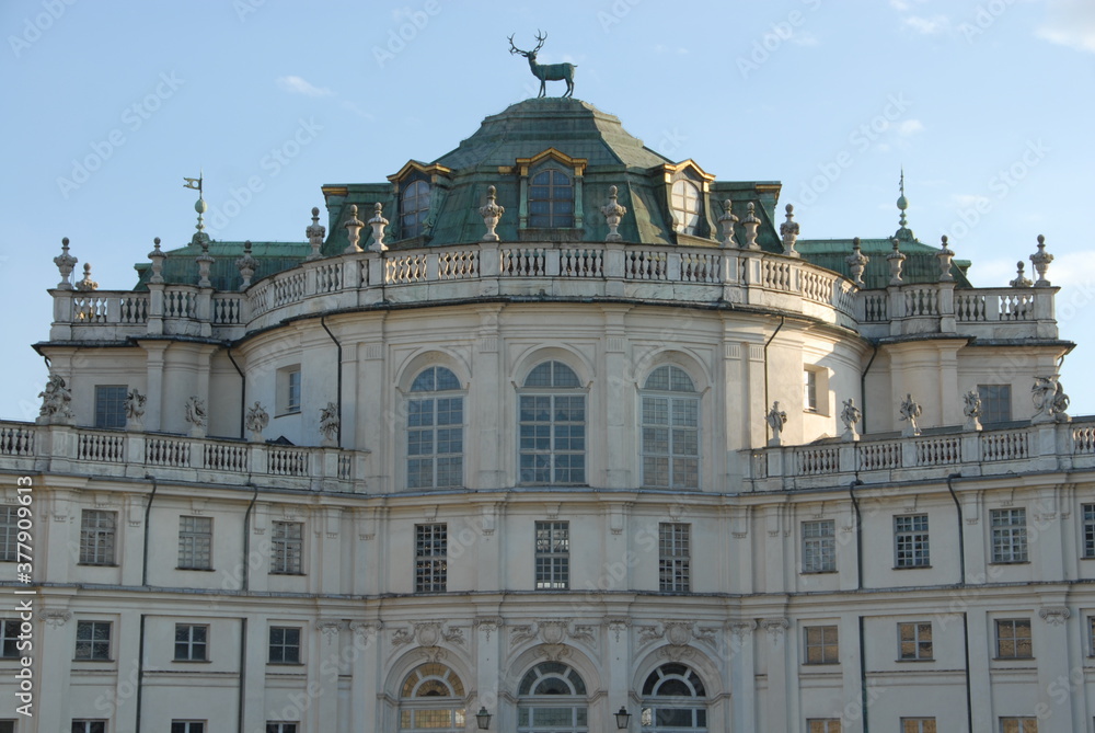 the hunting lodge of Stupinigi is a residence erected for the Savoy between 1729 and 1733 to a design by the architect Filippo Juvarra.