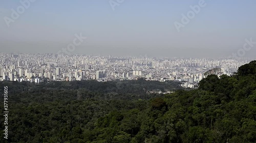 Vista da cidade sobre a Pedra Grande na Serra da Cantareira photo