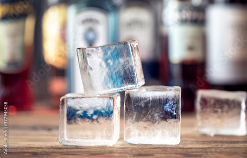 Fototapeta Naklejka Na Ścianę i Meble -  Crystal clear ice cubes