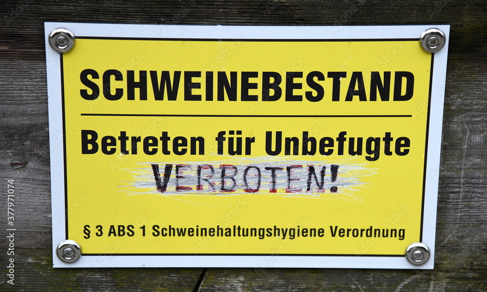 schild-schweinebestand-betreten-f-r-unbefugte-verboten-stock