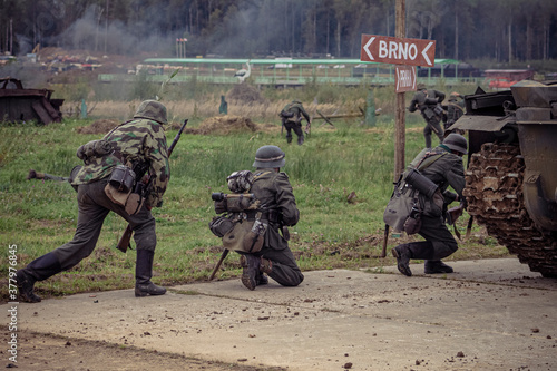 soldiers in camouflage