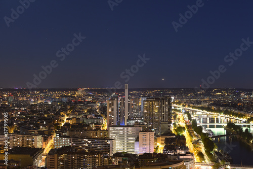 Paris vue de nuit depuis la tour eiffel