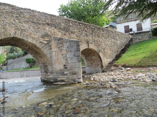 Roman bridge in Molinaseca photo