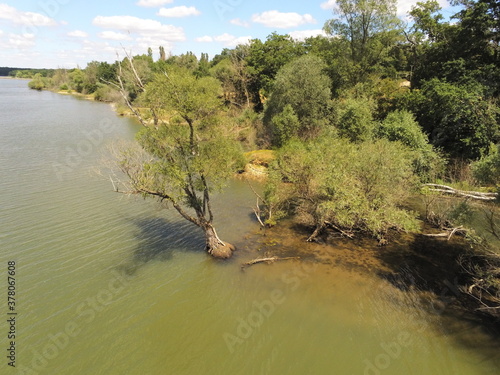 Etang de Baye en Bourgogne, vue aérienne photo