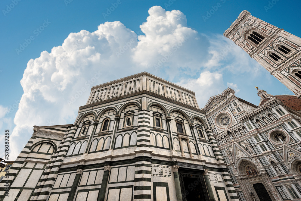 Florence Cathedral, Santa Maria del Fiore, with the Bell Tower of Giotto and the Baptistery of San Giovanni. UNESCO world heritage site, Tuscany, Italy, Europe