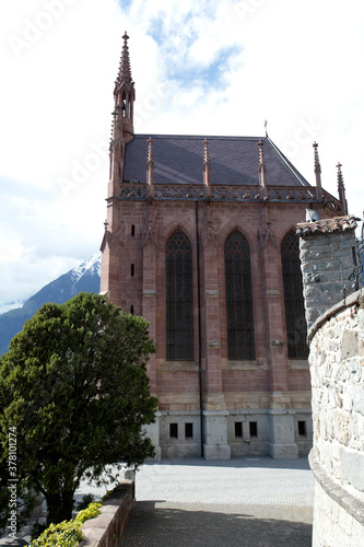 Das Mausoleum des Erzherzogs Johann in Schenna bei Meran ist eine neugotische Baukunst im heutigen Südtirol. Schenna, Südtirol, Italen, Europa photo