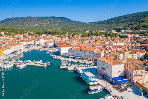Fototapeta Naklejka Na Ścianę i Meble -  Panoramic view of beautiful town of Cres on the island of Cres, Adriatic sea in Croatia
