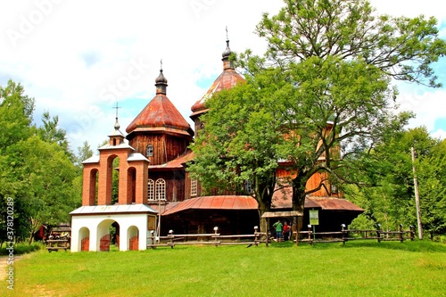 Bystre, Parafia, Kościół, Pomnik, Krzyż  photo