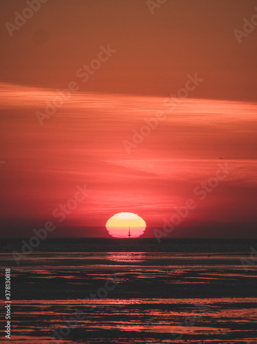 Sonnenuntergang Ostseeküste, Sunset am Meer - Roter Himmel © Marius